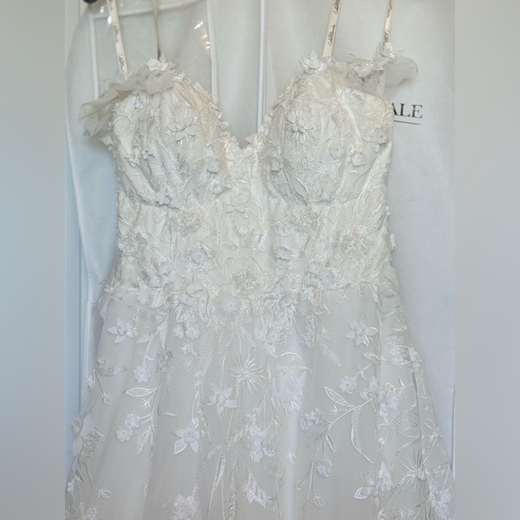 Calla Blanche wedding gown - Picture 13 of 17